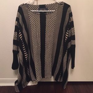 FRANCESCAS Warm, knit, comfy poncho type pullover