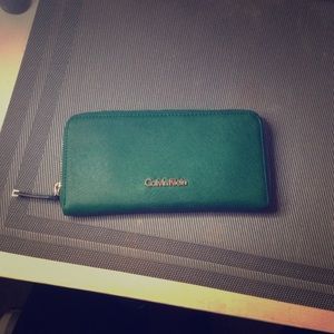 Calvin Klein continental zip wallet (green)
