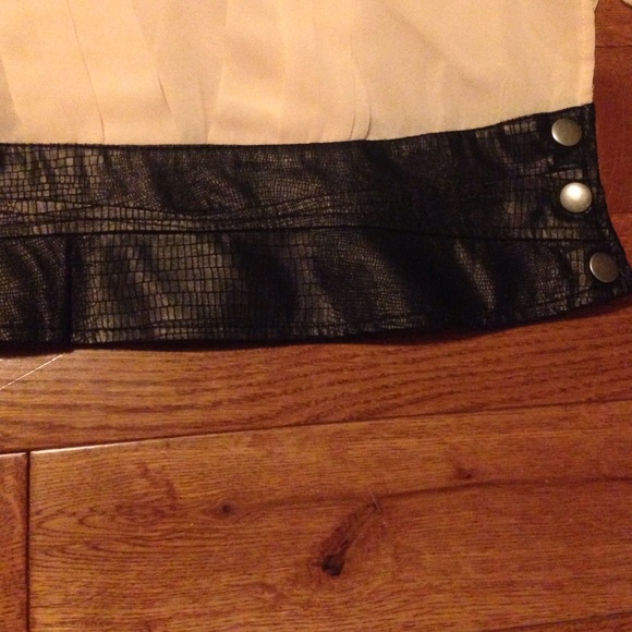 Crop top! - Picture 3 of 4