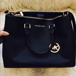 Michael Kors Selma Handbag