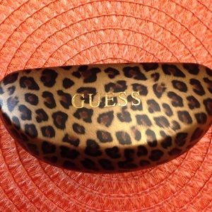 😎GUESS Sunglasses Case