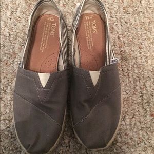 Grey Toms