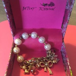 Betsey Johnson pearl charm bracelet