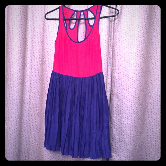 UO Cooperative pleated pink dress size 0/XS