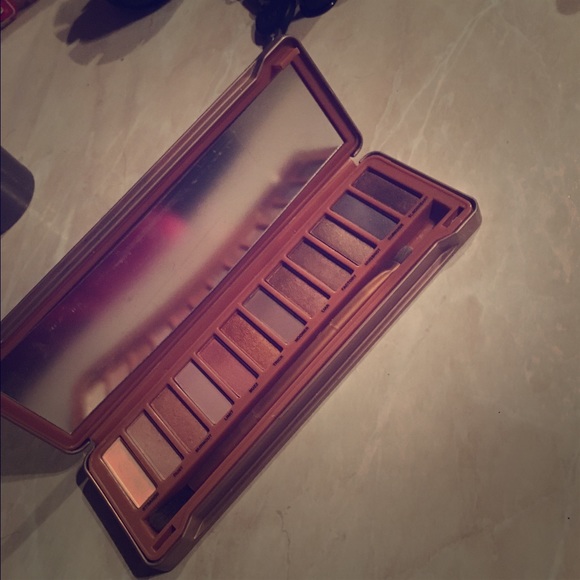 Jewelry makeup bundle sale. Make me an offer!