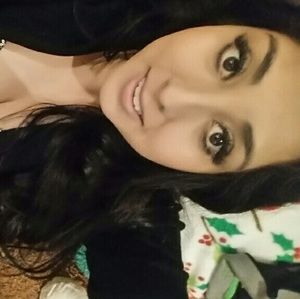 Meet your Posher, Thalia