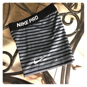 🚫Traded🚫Stripe Nike Pro shorts NEW