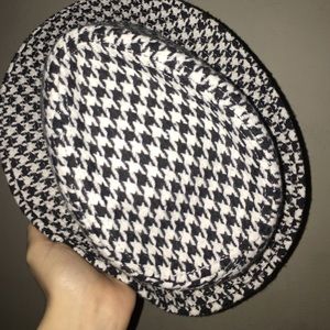 houndstooth hat