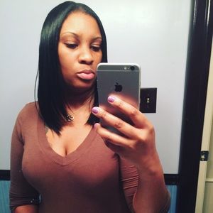 Meet your Posher, Alicia