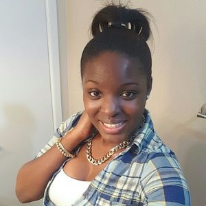 Meet your Posher, Loresa