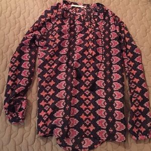 Patterned shirt. Polyester