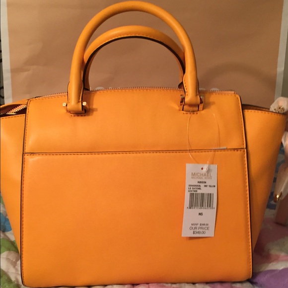 💖Authenthic! Michael Kors Hudson💖 - Picture 2 of 4