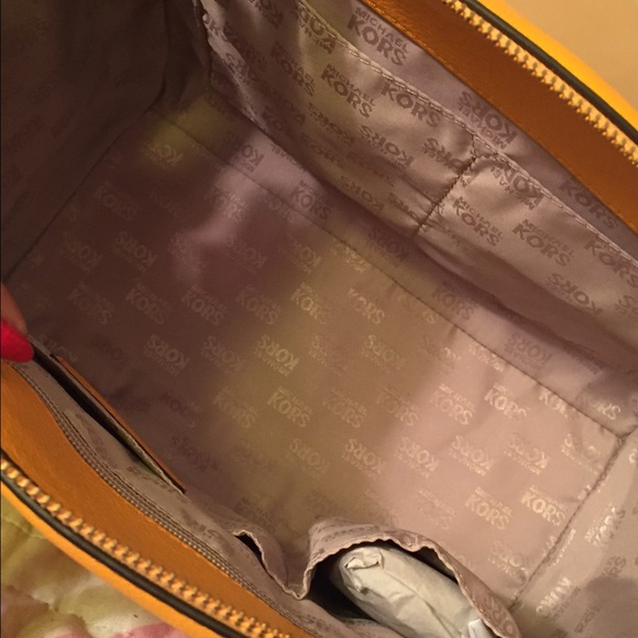 💖Authenthic! Michael Kors Hudson💖 - Picture 3 of 4