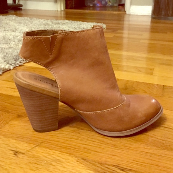 Shoemint tan stacked heel