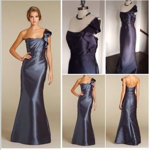 Stunning formal gown!