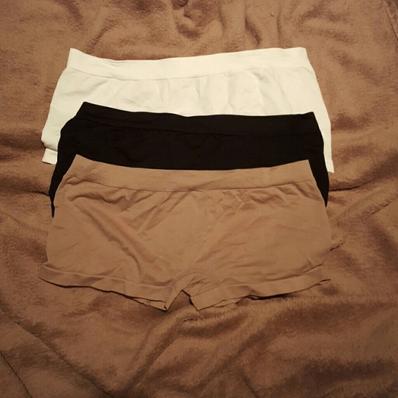 3 pairs of boyshorts