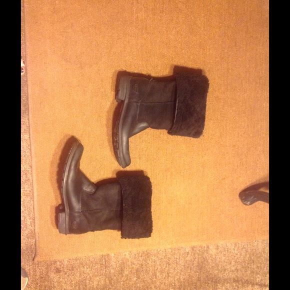 UGG "Brooks" shearling sheepskin boots - Picture 2 of 4