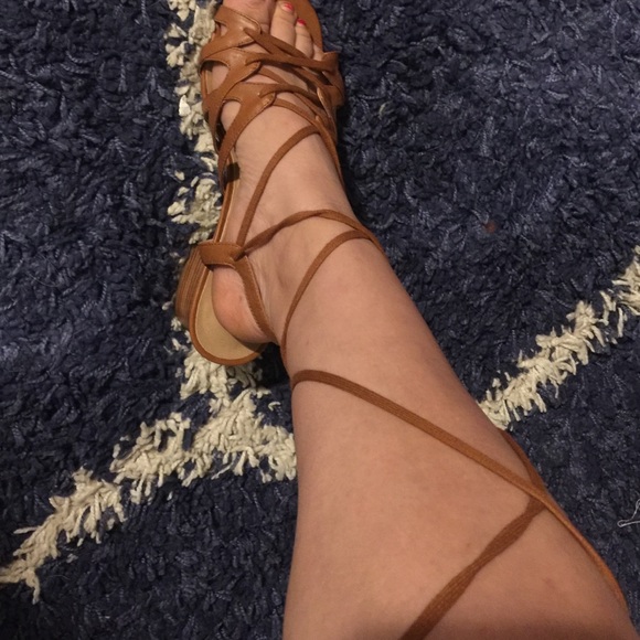 SOLD Brown lace heeled sandals - Picture 4 of 4