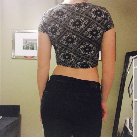 Tilly's crop top