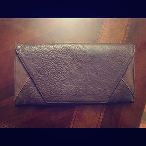 📦SOLD📦Brown foe leather clutch