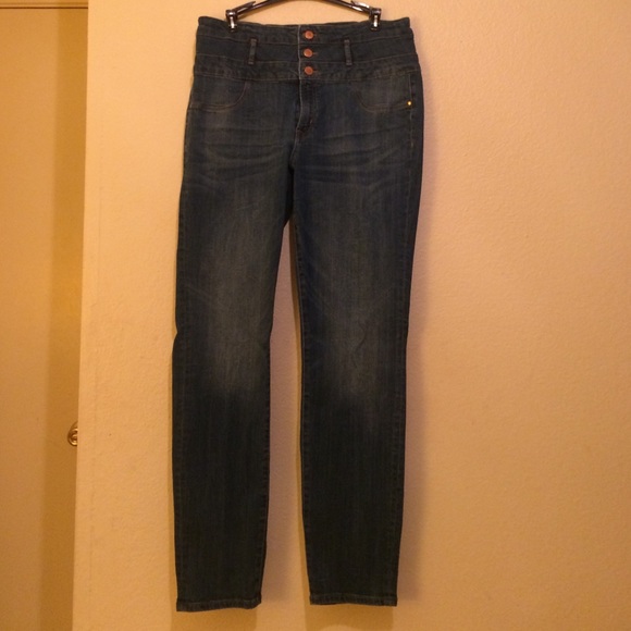 High Wasted Jeans