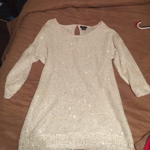 Beautiful sweater with 3/4 sleeves