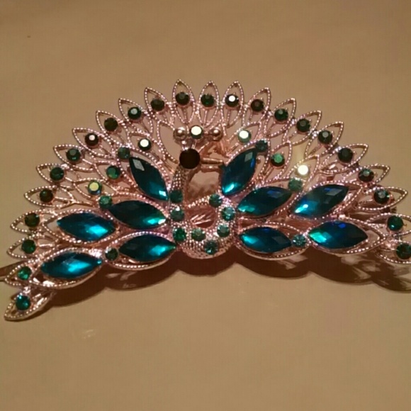 *Final Markdown* Peacock hairpin