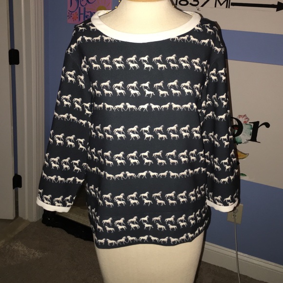 Super cute long sleeve top with horse print