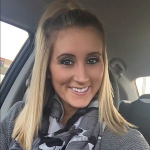 Meet your Posher, Kayla