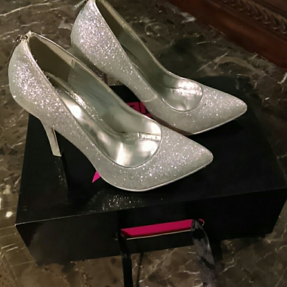 Shierkh heels - Picture 1 of 1
