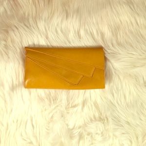 Mustard clutch