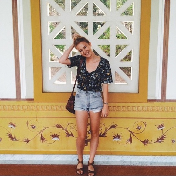 Meet your Posher, Talia - Picture 2 of 2