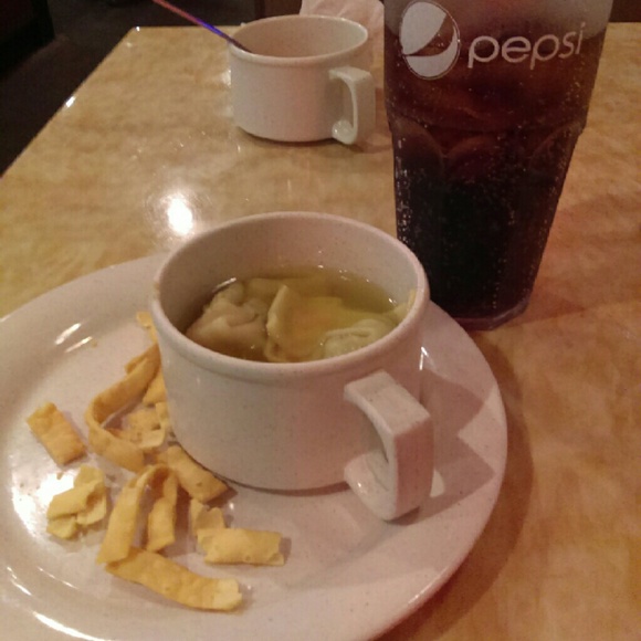 Meet your Posher, Elise