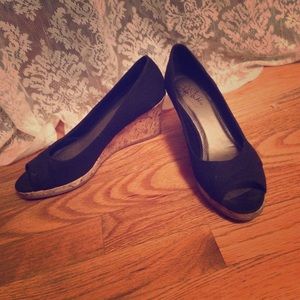 Black peep toe wedges