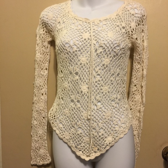 Joe boxer Tops - Crochet top with long sleeves