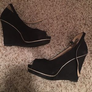 MOSSIMO MARY JANE STRAP HEEL
