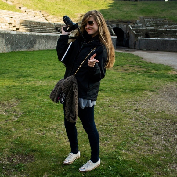 Meet your Posher, Laura - Picture 7 of 8