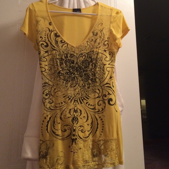 Adorable Daytrip bling/lace shirt T