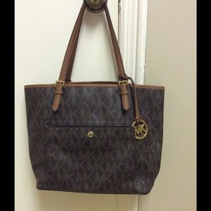 MK PURSE