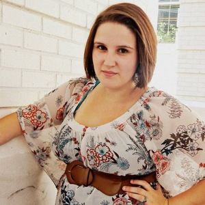 Meet your Posher, Stephanie