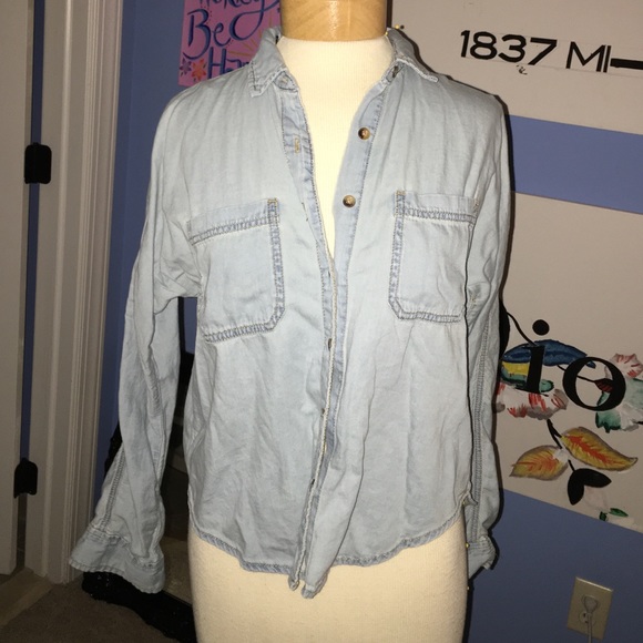 Super cute button up!