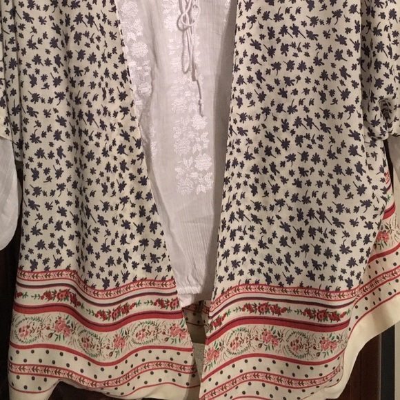 Super soft, silky lightweight jacket or shrug.