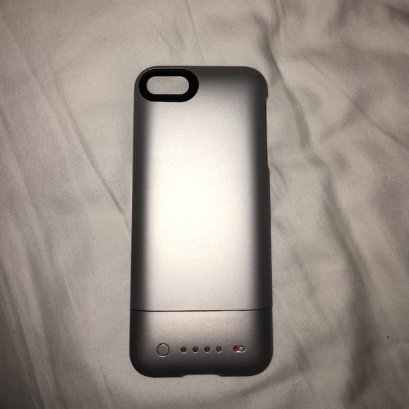 Sleek silver I phone 4 mophie charging case