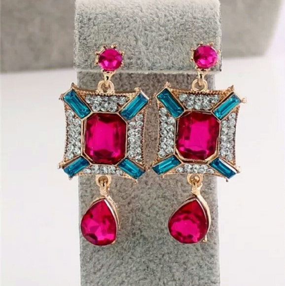 Jewelry - Elegant Teardrop Square  Crystal Stud earrings