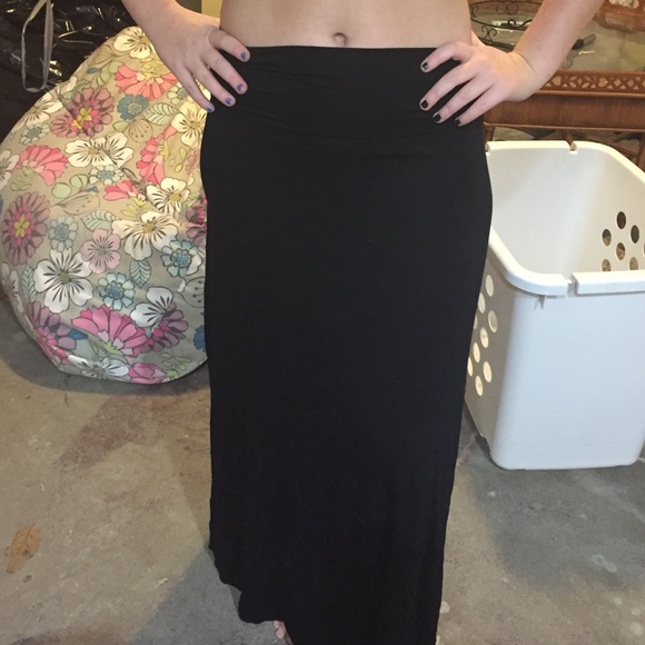 Long black maxi skirt