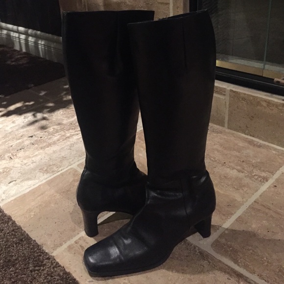 Black leather Sudini boots