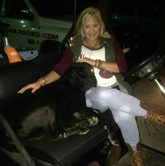 Meet your Posher, Melissa