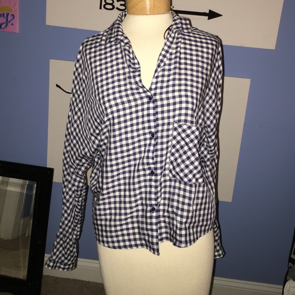 Super cute blue plaid button down!