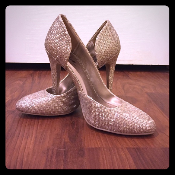 Gold glitter heels