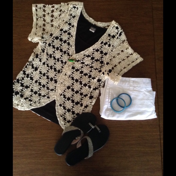 Beige floral lace crochet cardigan (NWOT)